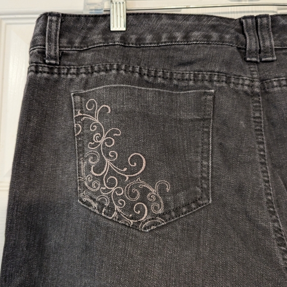 Gloria Vanderbilt black high rise streigh leg Embroidered Regal Jeans size 16 - Picture 5 of 8